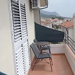 Ana&mia Daire Makarska