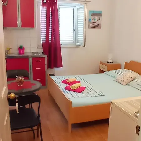 Ana&mia Apartment Makarska