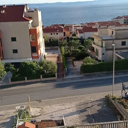 Ana&mia * Makarska